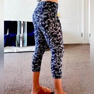 Lululemon 3/4 Yoga Pants
